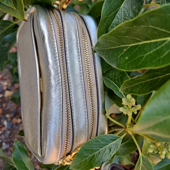 Tory Burch Perry Bombe Mini Metallic Leather Crossbody Bag - Picture 2 of 9